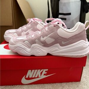 Nike Pink Sneakers